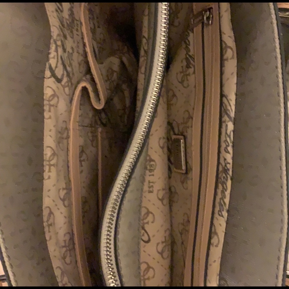 Guess Handbag - Picture 3 of 4